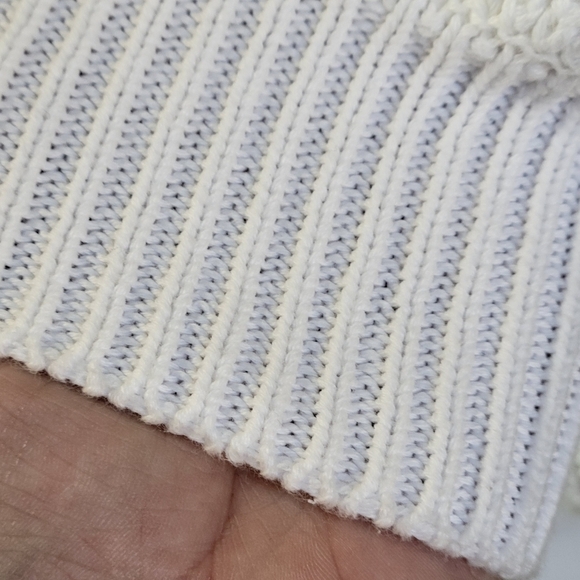 Forever 21 Ivory Cable Knit Sweater Size Small - Picture 7 of 10